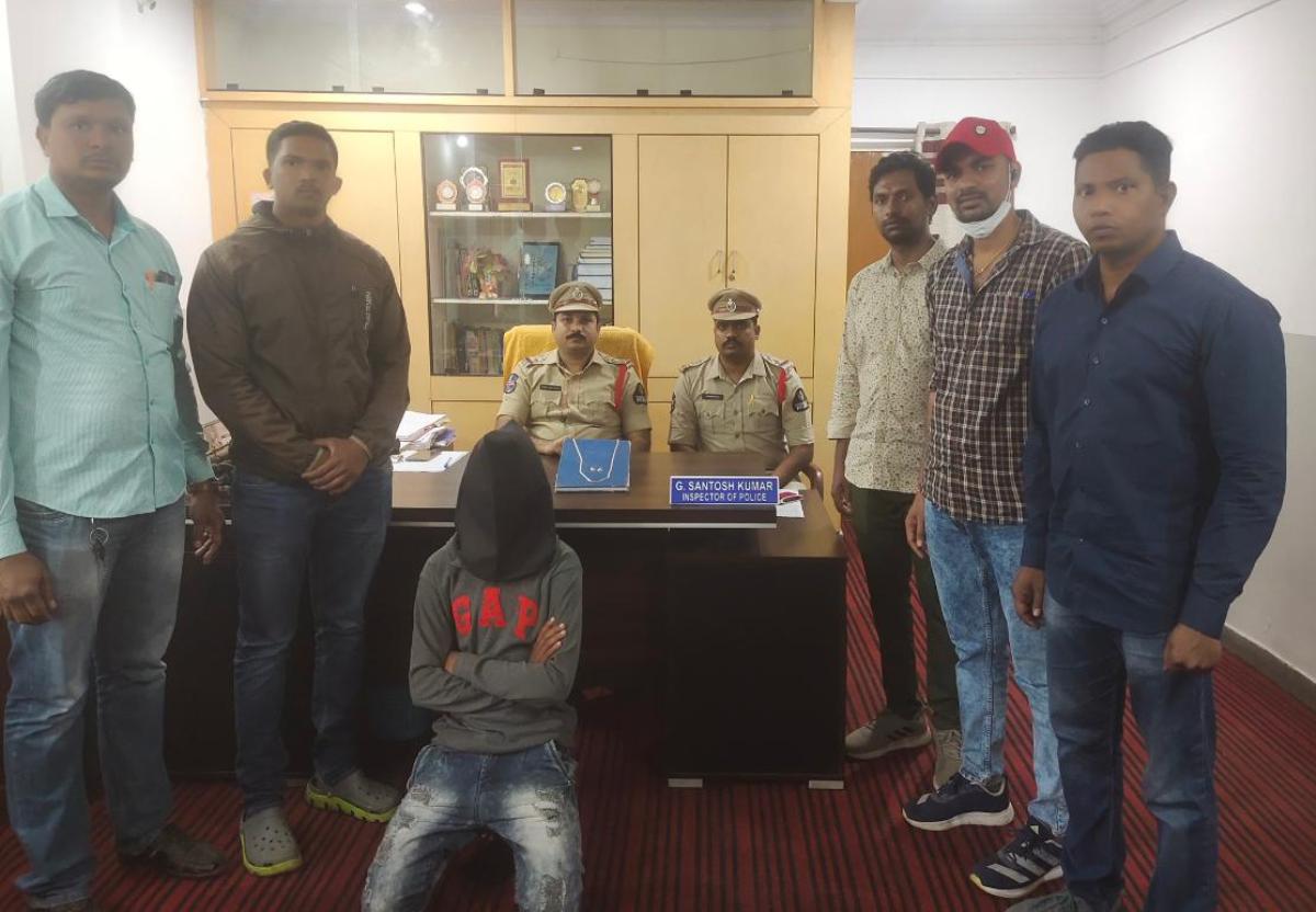 Arrested | చైన్‌ స్నాచర్‌ పట్టివేత