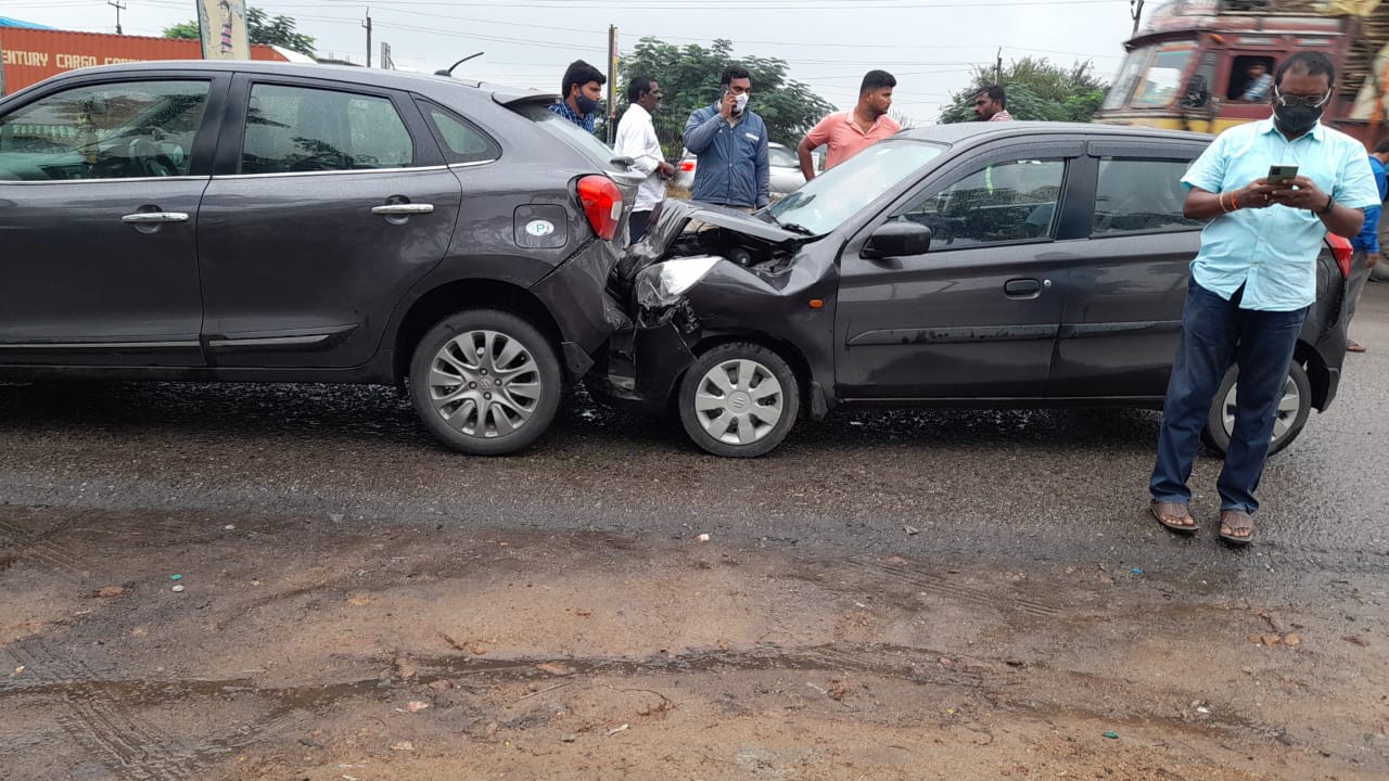 Rangareddy : ఎనిమిది కార్లు ఢీ.. ఓఆర్ఆర్ వద్ద ఘటన..