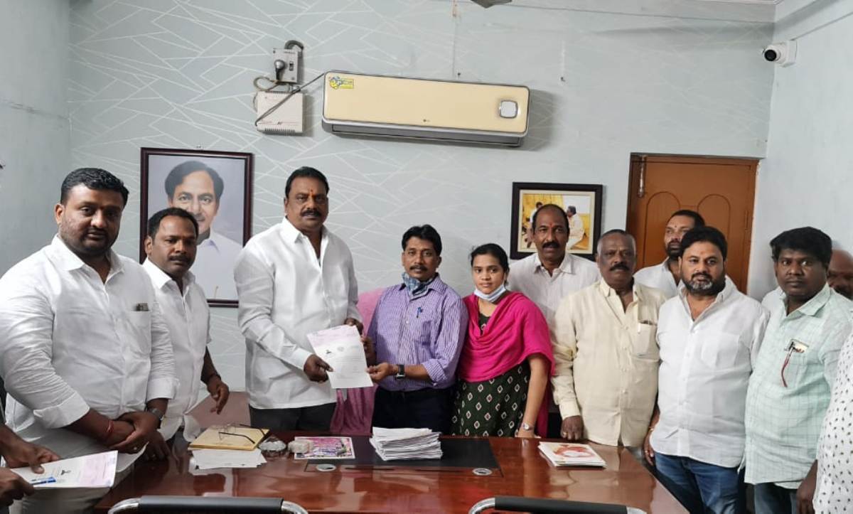 Cmrf | సీఎంఆర్‌ఎఫ్‌ చెక్కులను అందజేసిన ఎమ్మెల్యే ప్రకాశ్‌గౌడ్‌