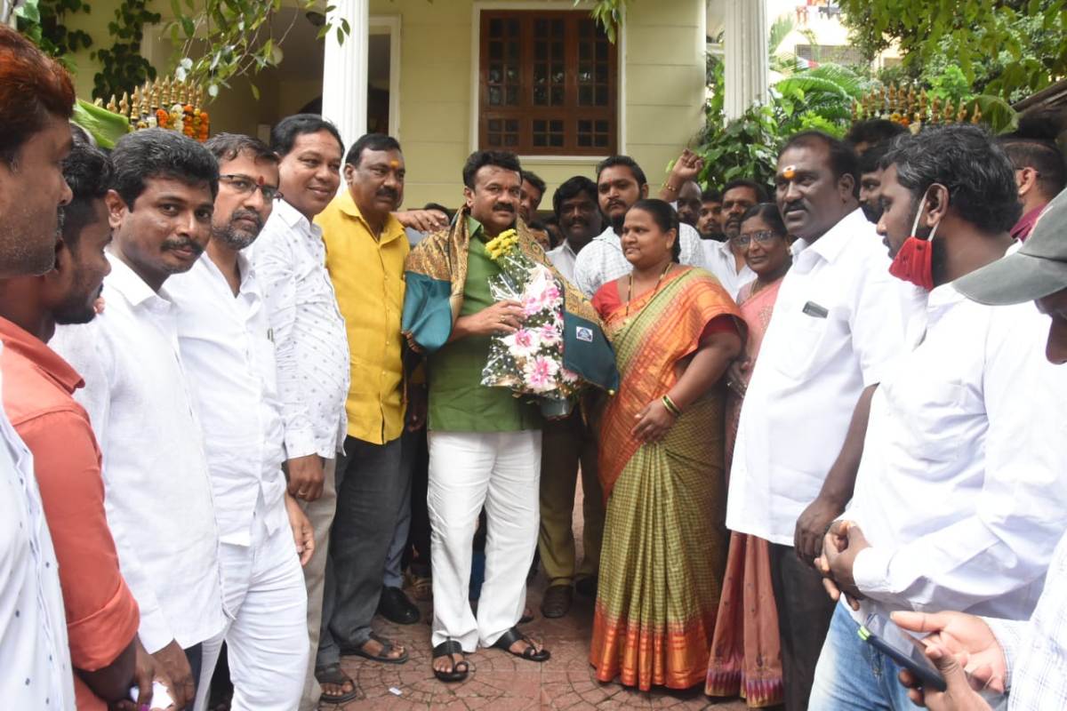 Standing committee | మంత్రి తలసానిని కలిసిన స్టాండింగ్ కమిటీ సభ్యురాలు హేమలత