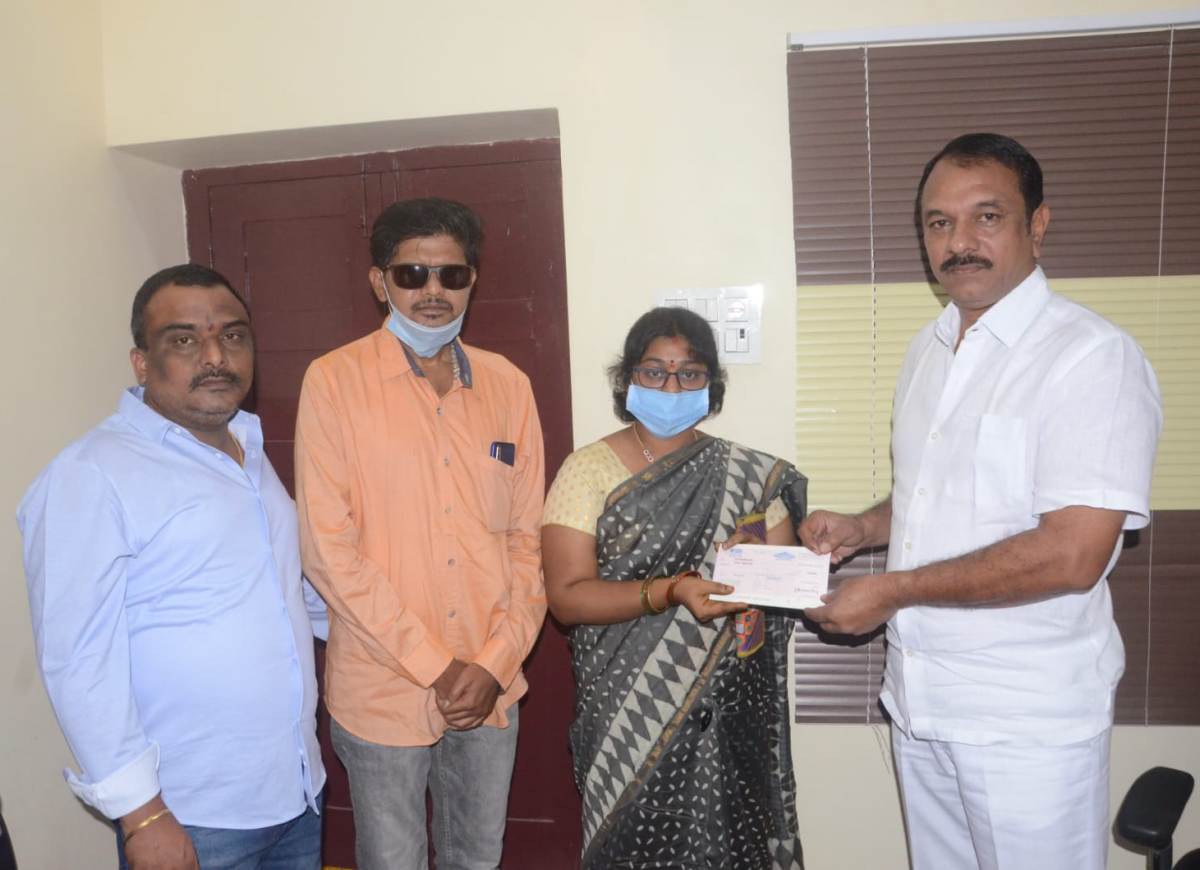 Cmrf | సీఎం రిలీఫ్ఫండ్తో ఎంతో మంది పేదలకు లబ్ధి :  ఎమ్మెల్యే దేవిరెడ్డి సుధీర్రెడ్డి