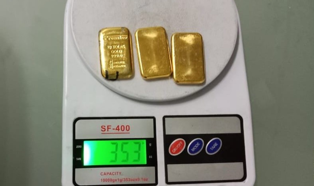 Gold smuggling | శంషాబాద్ ఎయిర్పోర్టులో స్మగ్లింగ్ బంగారం పట్టివేత