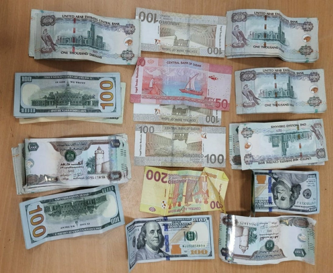 Foreign currency | సూడాన్‌ దేశస్థుల వద్ద విదేశీ కరెన్సీ స్వాధీనం