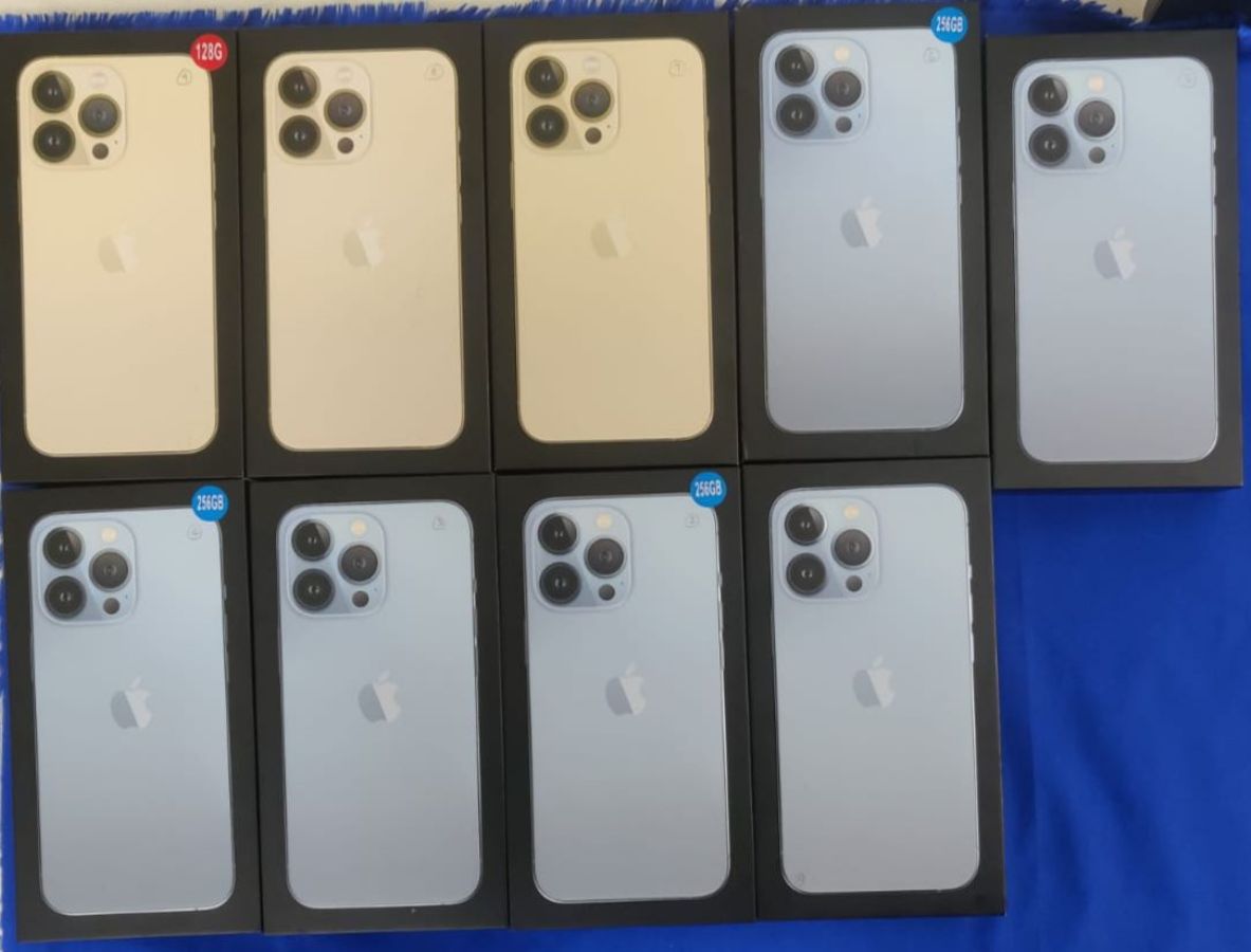 Iphones seized | శంషాబాద్‌ ఎయిర్‌పోర్టులో ఐ ఫోన్ల పట్టివేత