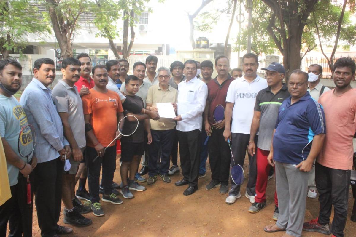 Badminton court | బాడ్మింట‌న్ కోర్టును అభివృద్ధి చేస్తా : ఎమ్మెల్యే కాలేరు వెంకటేశ్‌