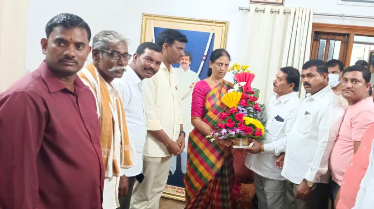 Tribal herds | తండాల అభివృద్ధికి కృషి చేస్తా : మంత్రి సబితాఇంద్రారెడ్డి