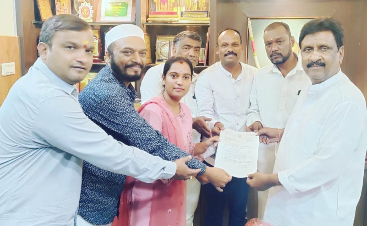 Development works | అభివృద్ది పనులకు నిధులు కేటాయించండి : ఎమ్మెల్సీ ప్రభాకర్‌రావును కోరిన కార్పొరేట‌ర్‌