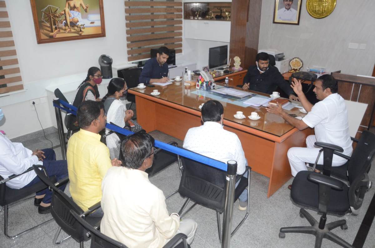 Roshan Dowla | రోషన్‌ దౌలా వాసులకు సత్వర న్యాయం చేయండి : కలెక్టర్‌ను కోరిన ఎమ్మెల్యే దేవిరెడ్డి సుధీర్‌రెడ్డి