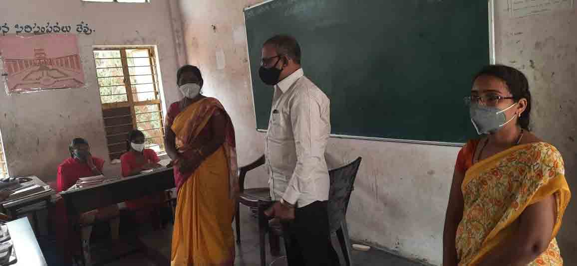 మెనూ ప్రకారం పౌష్టికాహారాన్ని అందించాలి