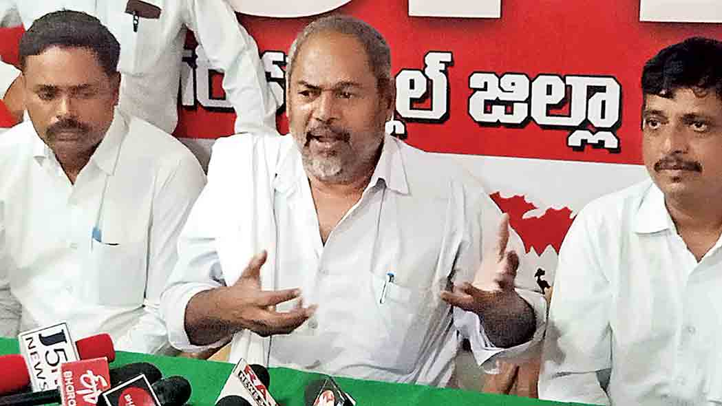 ఆ చట్టాలతో ఉచిత కరెంటు కష్టమే