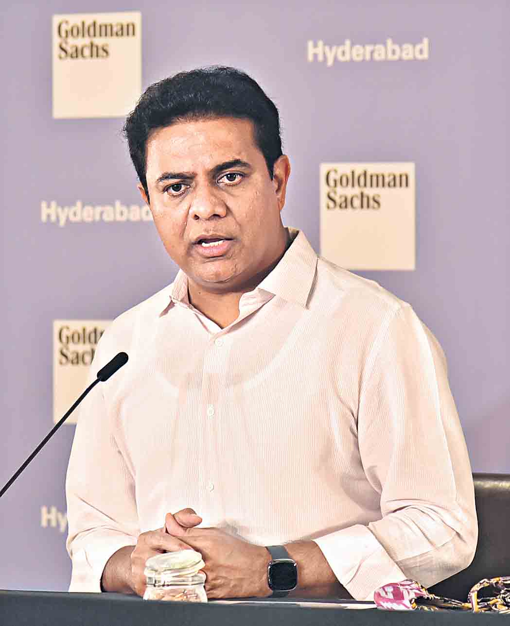 ఎవరు దేశద్రోహి?.. ఈ మూర్ఖులా మా దేశభక్తికి సర్టిఫికెట్ ఇచ్చేది!