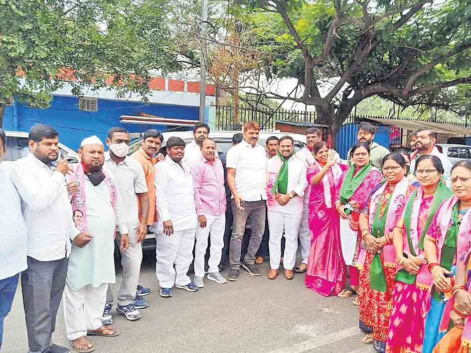 ధాన్యం కొనుగోలుపై కేంద్రం మొండివైఖరి వీడాలి