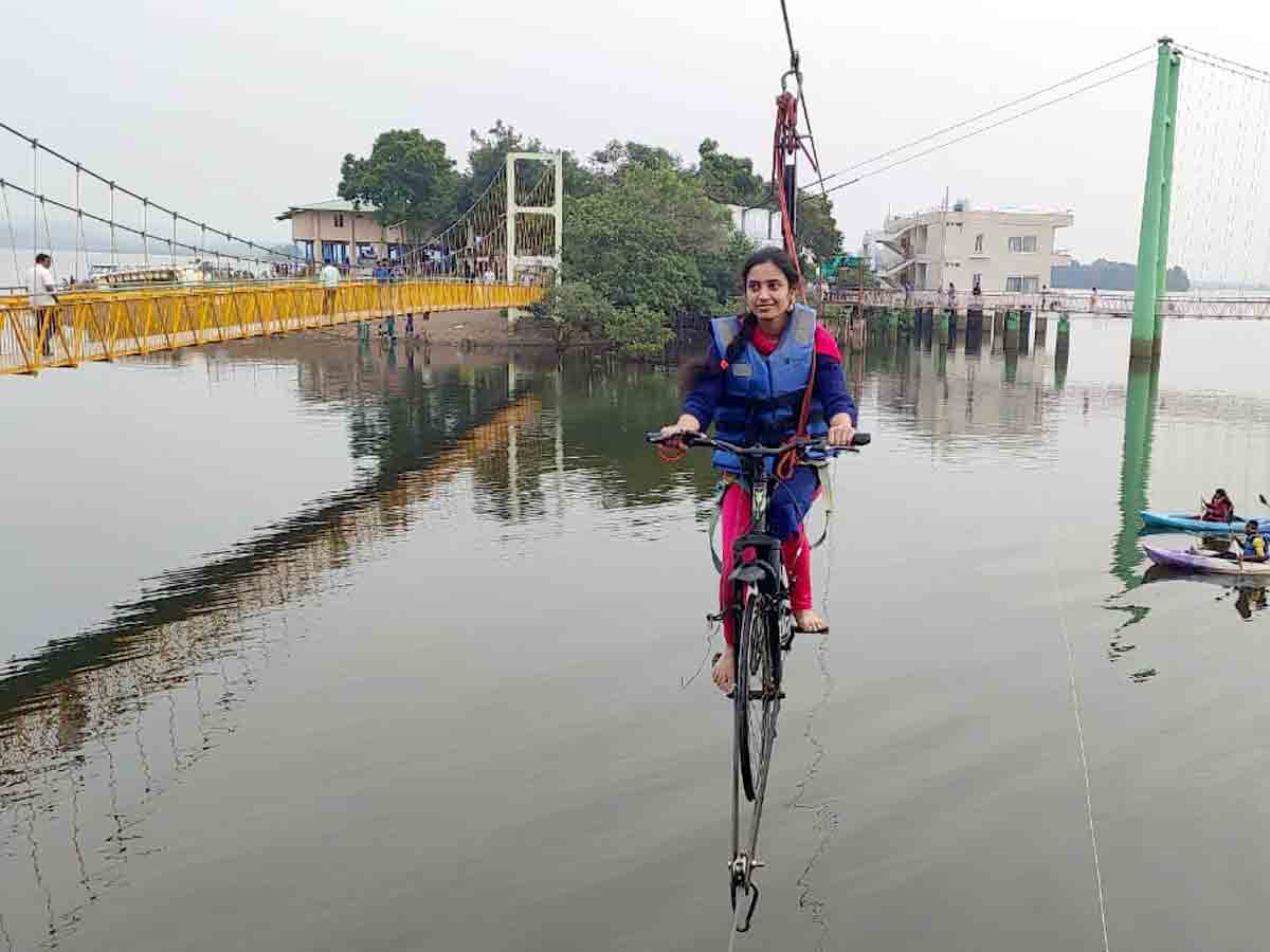 Mulugu : లక్నవరంలో పర్యాటకుల విహారం..