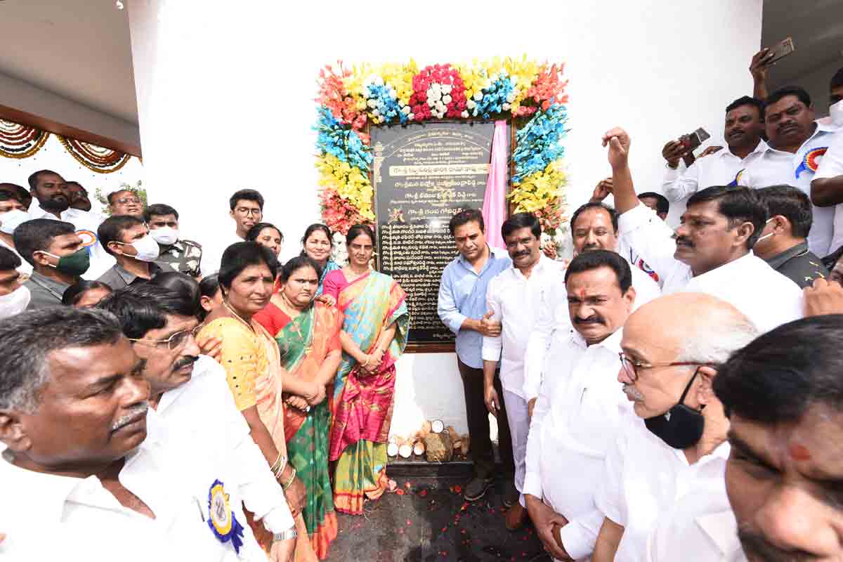 పుట్టినఊరు రుణం తీర్చుకుందాం..