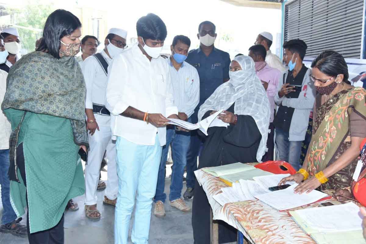 ఓటరు జాబితాలో పేర్లు నమోదుచేసుకోవాలి