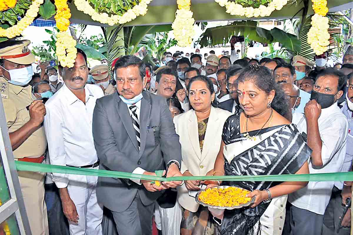 పెండింగ్‌ కేసులను సత్వరం పరిష్కరించాలి