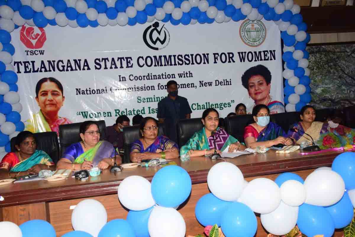 ఆడపిల్లలకు కమిషన్‌ అండ