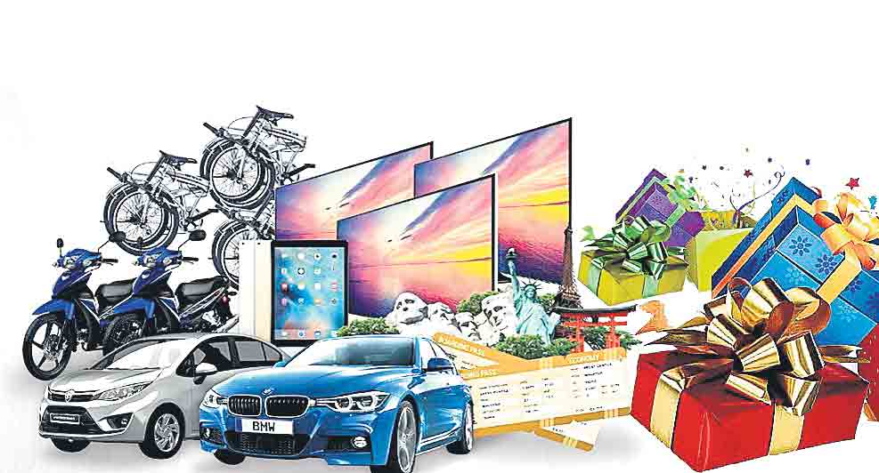 అందినకాడికి దోచుడే..