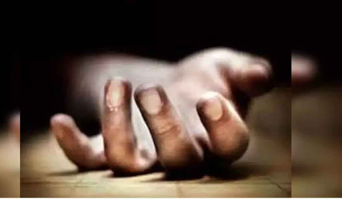 గ్యాస్‌ లీకై దంపతులతో సహా చిన్నారి మృతి