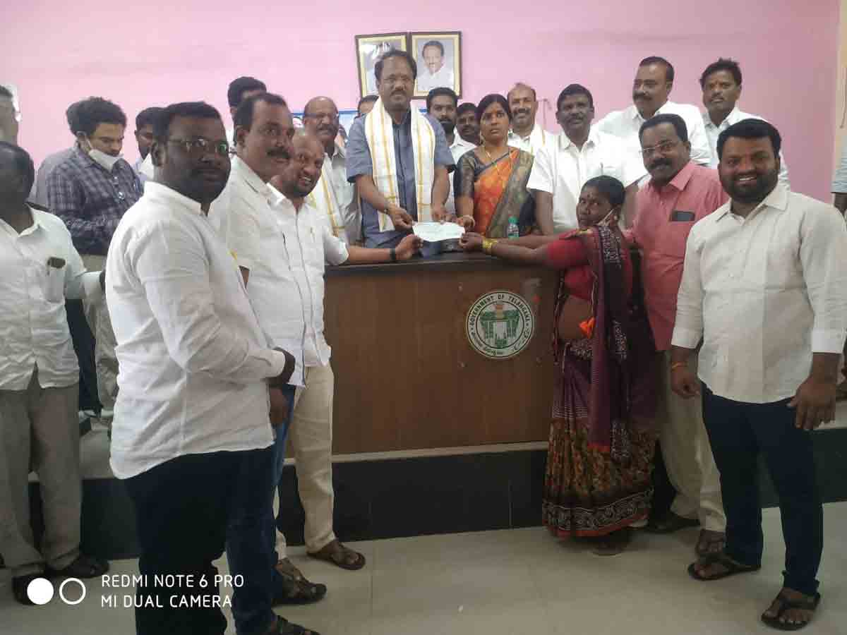 ఆడబిడ్డల పెండ్లికి చేయూత