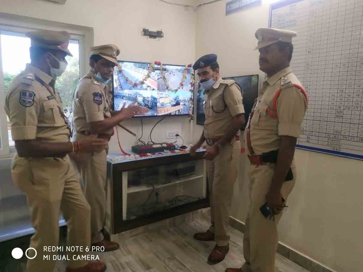 సీసీ కెమెరాలతో పటిష్ట నిఘా