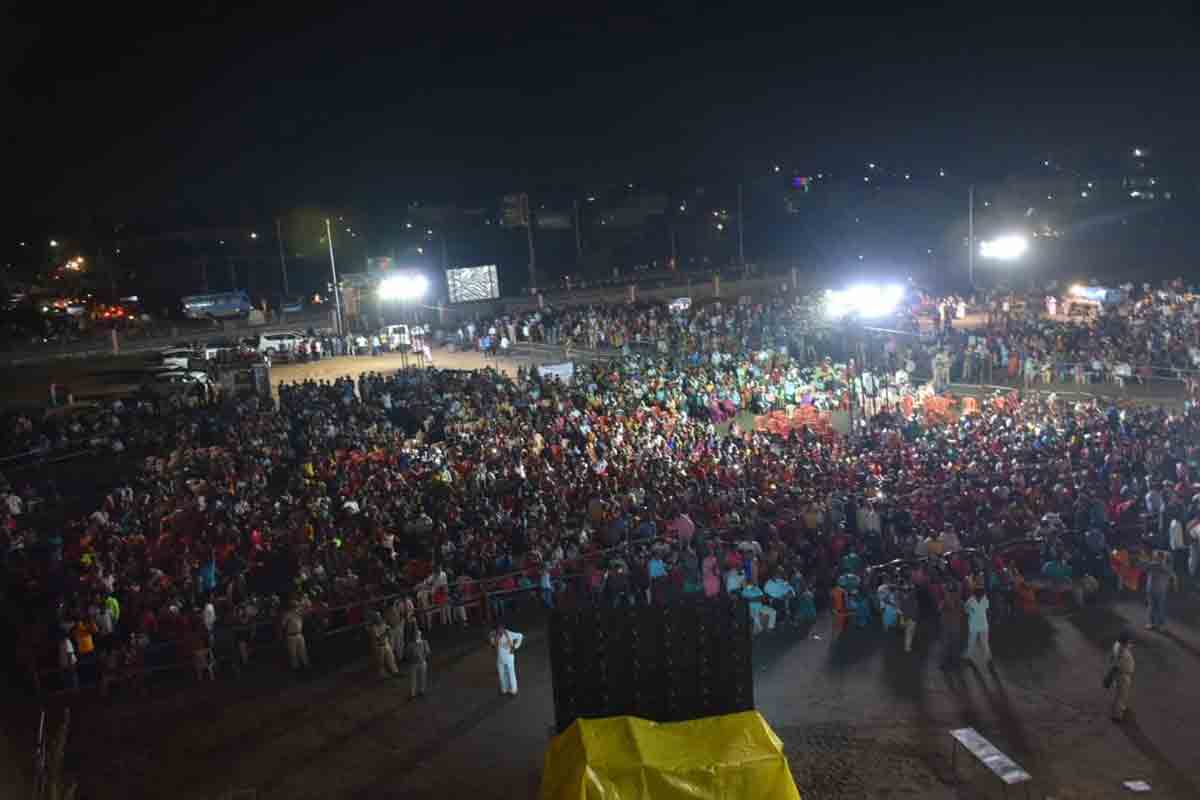 భావితరాలకు పండుగల విశిష్టత తెలుపాలి