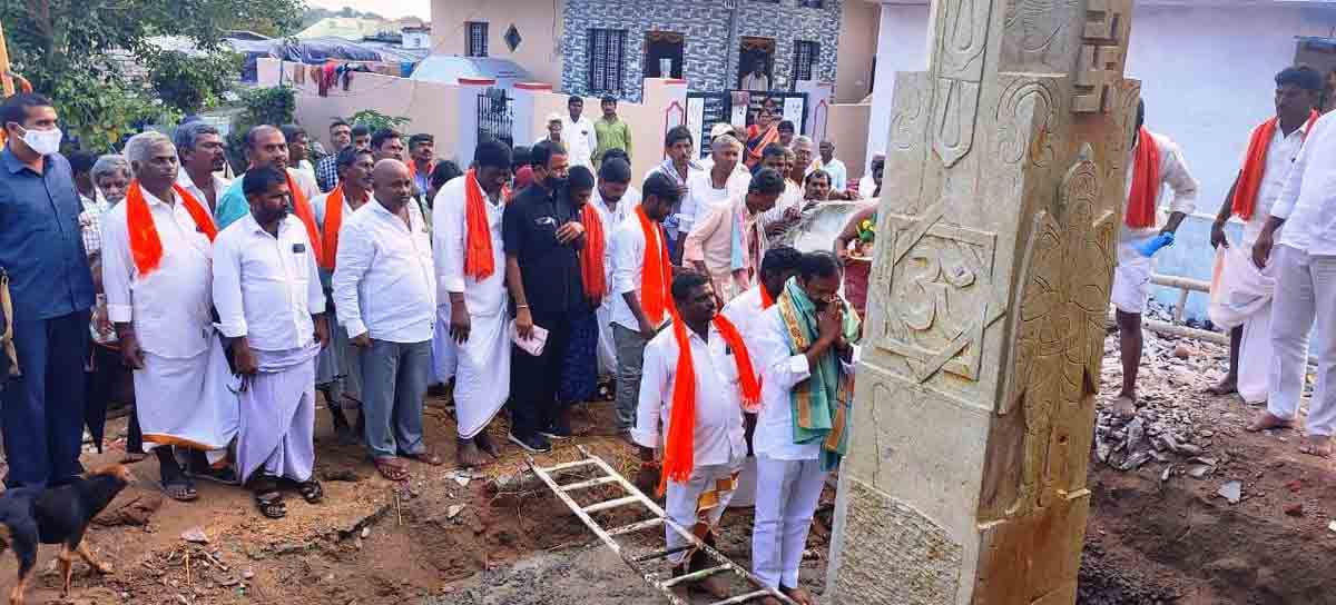 భక్తిశ్రద్ధలతో విగ్రహాల ప్రతిష్ఠాపన