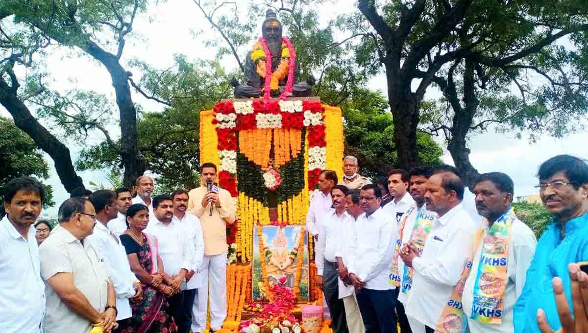 గొప్ప సంఘ సంస్కర్త వీరబ్రహ్మేంద్ర స్వామి