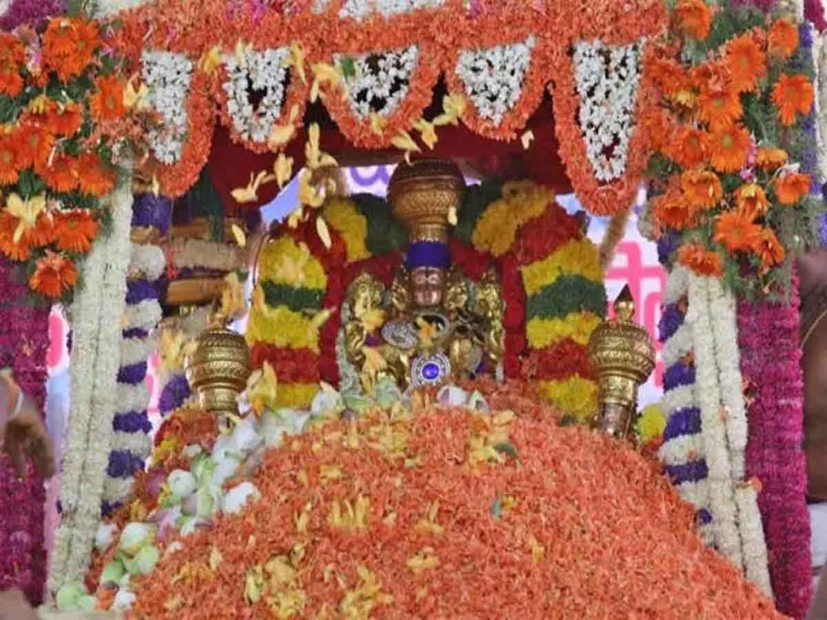 Pushpa Yagam : తిరుమలలో వైభవంగా పుష్పయాగం