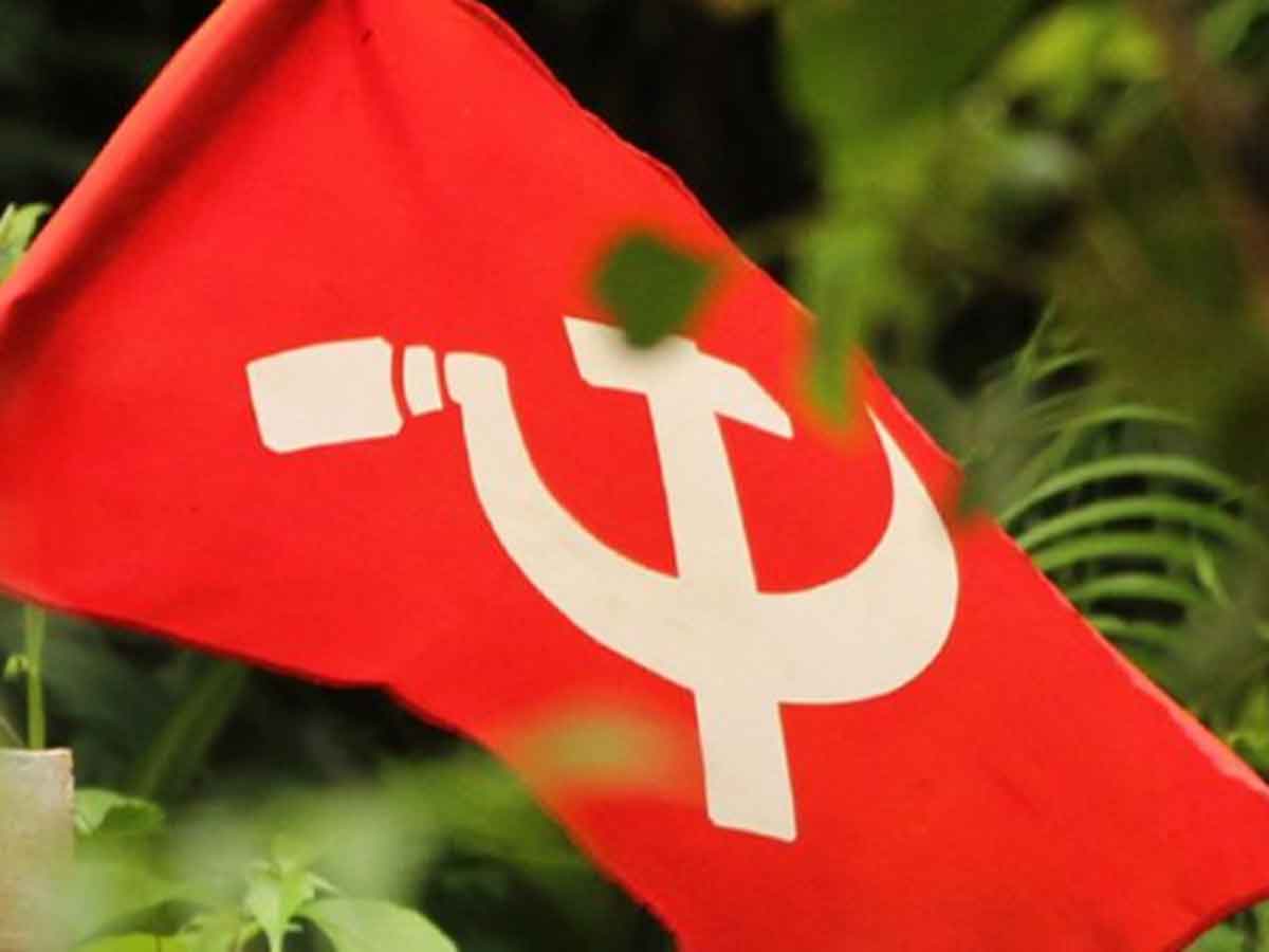 ఇద్దరు మహిళా మావోయిస్టులు లొంగుబాటు..