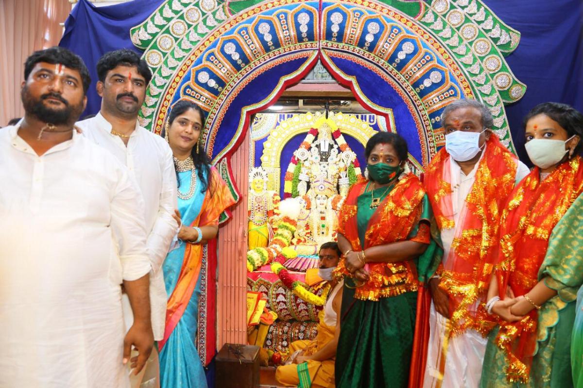 Bhagyalakshmi temple |భాగ్యలక్ష్మీ దేవాల‌యంలో గ‌వ‌ర్న‌ర్‌.. మంత్రి స‌త్య‌వ‌తి పూజ‌లు