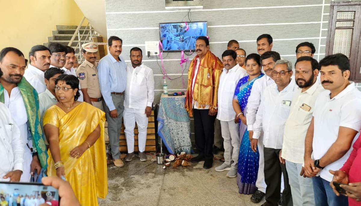 Cc camera | నేర నియంత్రణలో సీసీ కెమెరాలు ఎంతో దోహదపడుతున్నాయి : ఎమ్మెల్యే ప్రకాశ్‌గౌడ్‌