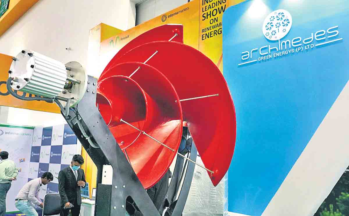 మిద్దె మీద గాలే ఇంటికి కరెంటు