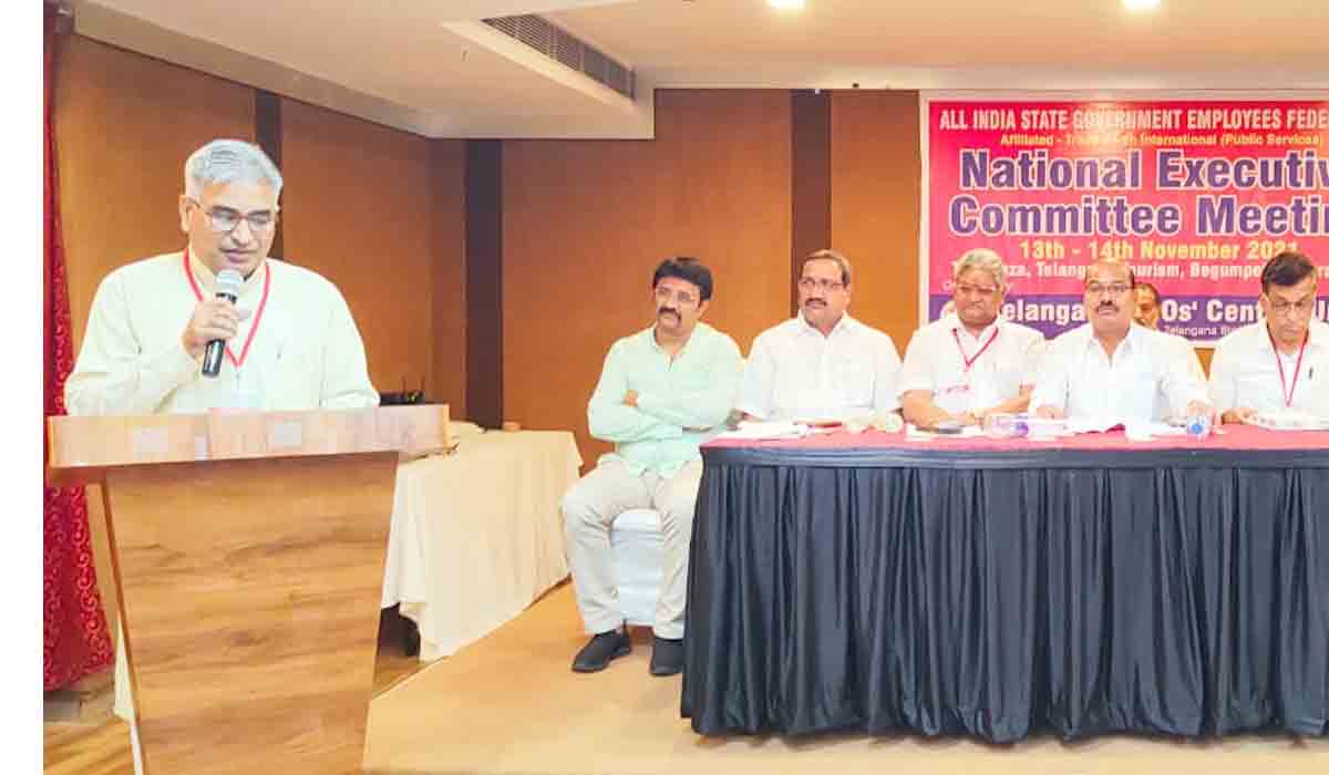 కేంద్ర విధానాలకు వ్యతిరేకంగా దేశవ్యాప్త సమ్మెకు ఉద్యోగ సమాఖ్య పిలుపు