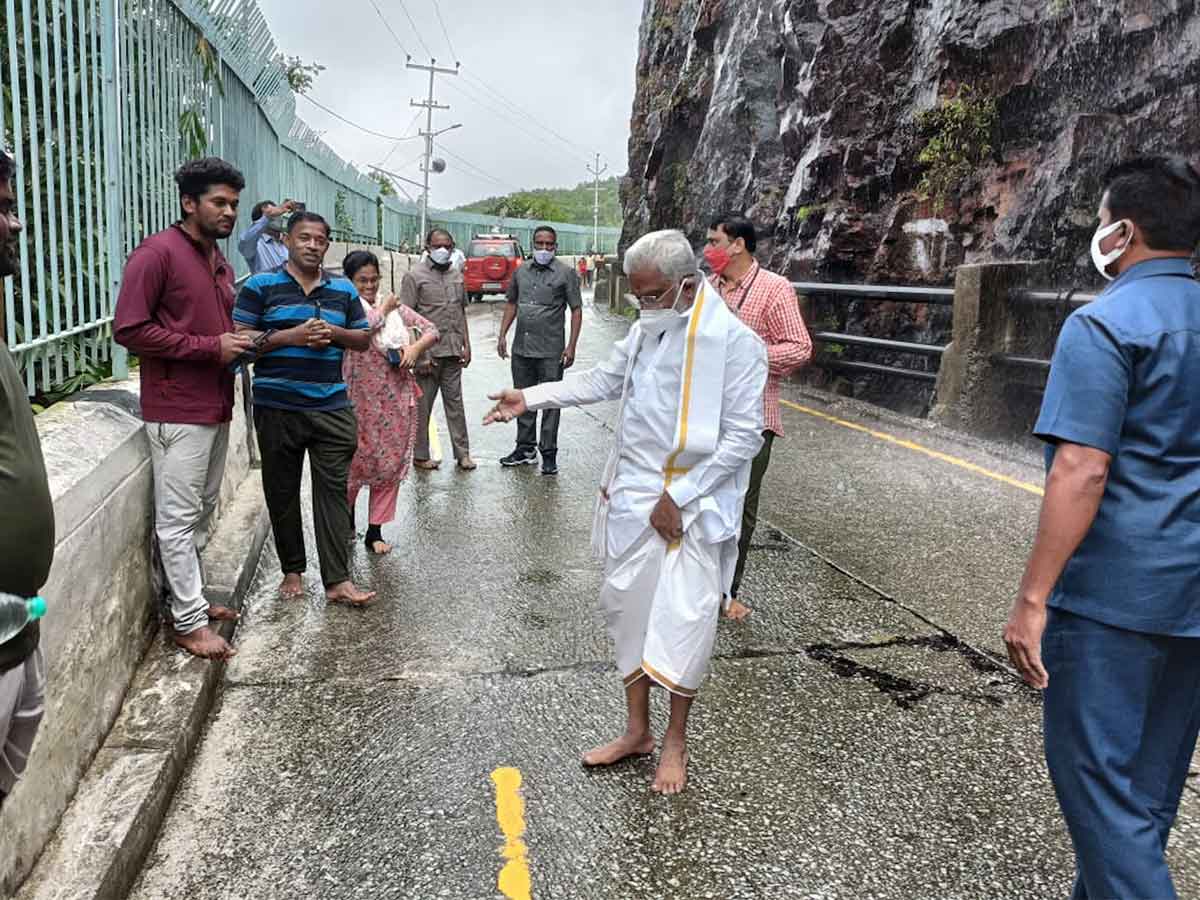 మొద‌టి ఘాట్ రోడ్డులో టీటీడీ చైర్మన్‌ త‌నిఖీలు ..