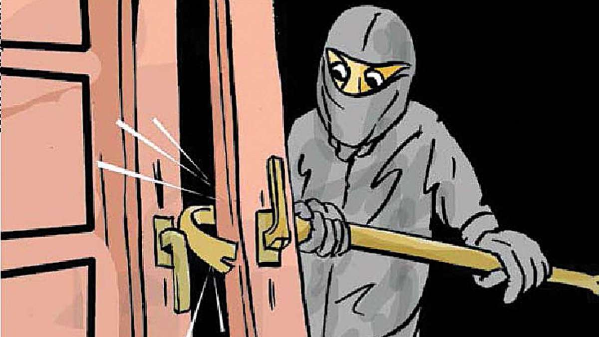 Theft | బంజారాహిల్స్​‍లో వ్యాపారి ఇంట్లో చోరీ