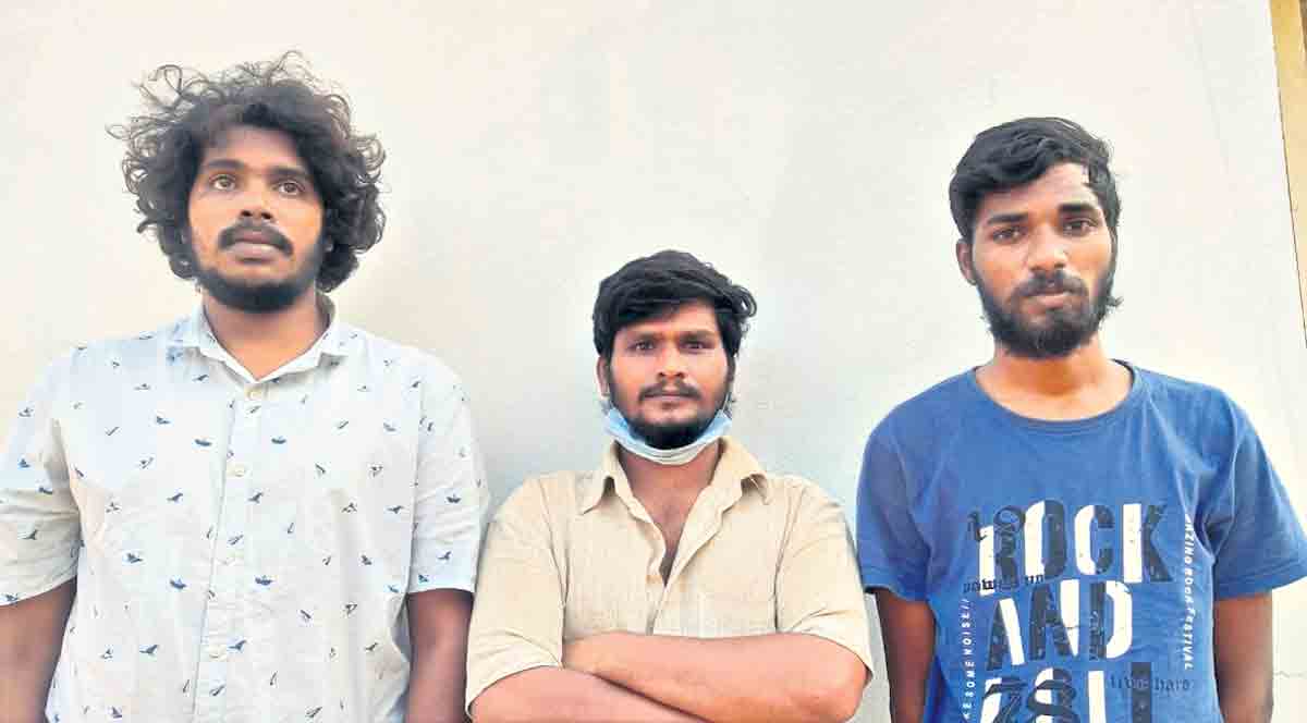 హశీశ్‌ ఆయిల్‌ విక్రయిస్తుంటే..