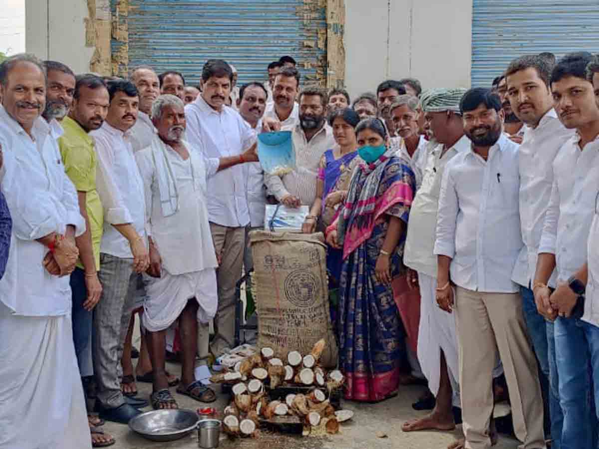 కొనుగోలు కేంద్రాలపై బీజేపీ నాయకులు అవాస్తవాలు మానుకోవాలి..