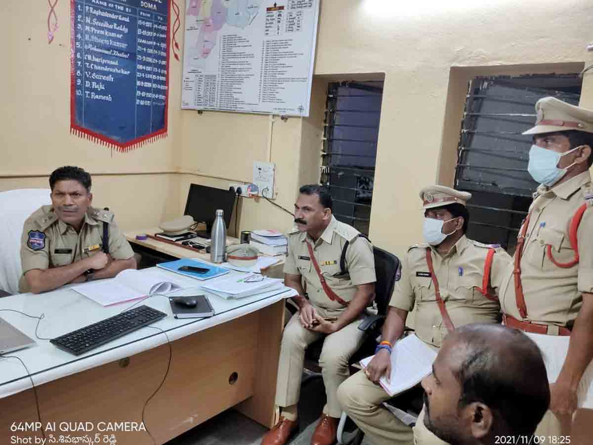 Vikarabad : పరిష్కారం కాని కేసులపై దృష్టి సారించాలి.. ఎస్పీ నారాయణ