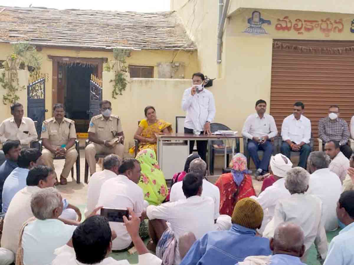Vikarabad : గ్రామాల్లోనే దరఖాస్తులు చేసుకోవాలి.. అదనపు కలెక్టర్‌ మోతిలాల్