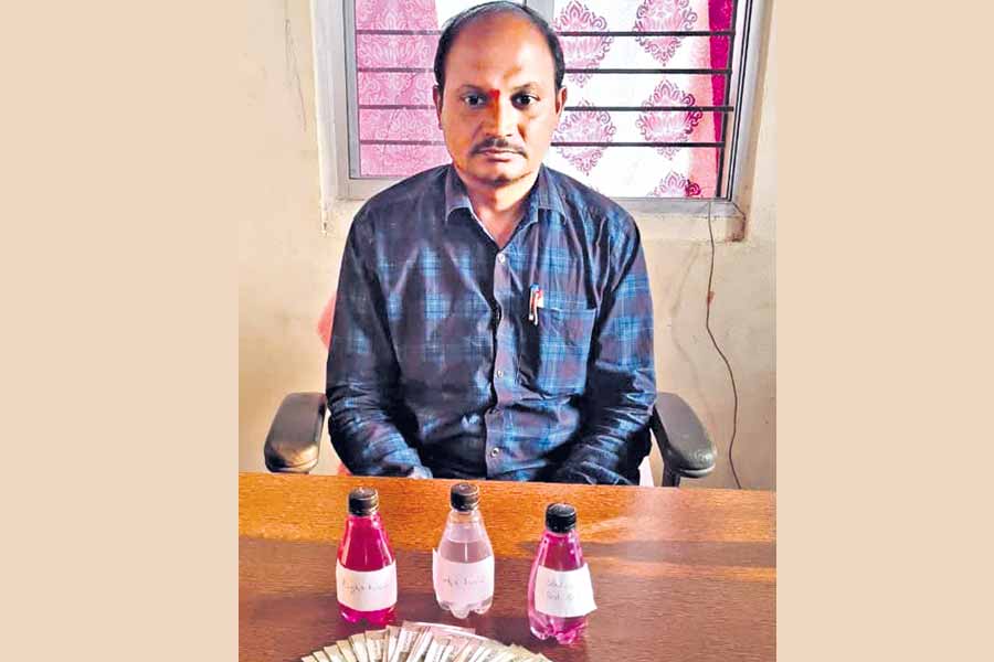 ఏసీబీకి చిక్కిన ట్రాన్స్కో అధికారి