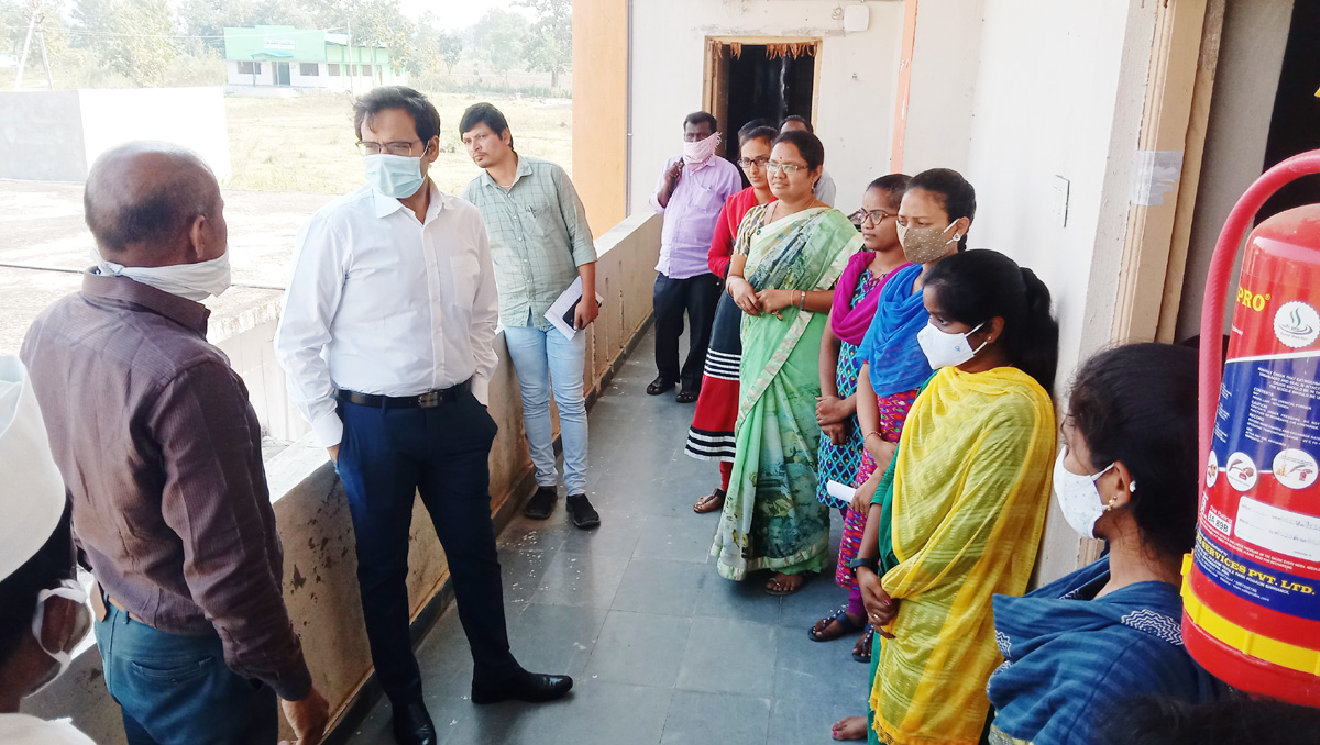 ఆశ్రమ పాఠశాలల్లో మెరుగైన విద్యనందించాలి