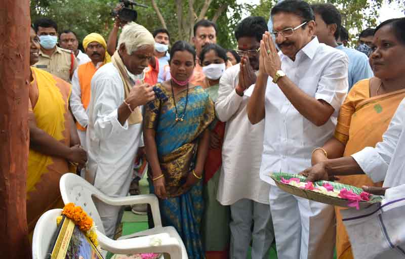 భూమిపై ఆదివాసులకే సర్వహక్కులు