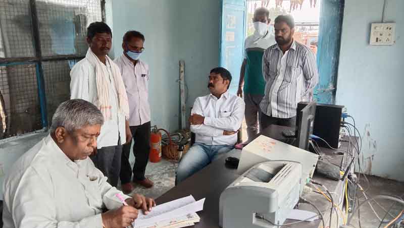 రైతులను మోసగిస్తే చర్యలు