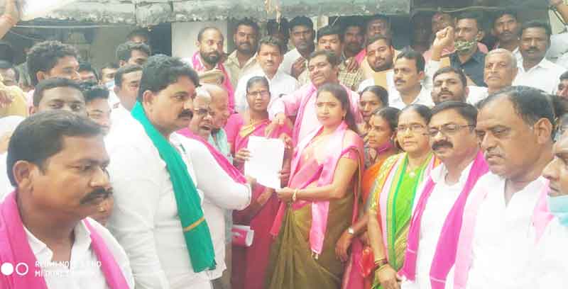 కేంద్రమే యాసంగి వడ్లు కొనాలె..