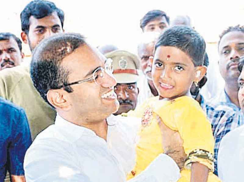 రోషిణికి అండగా ఉంటాం