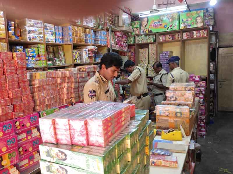 ‘బేరియం సాల్ట్‌’ పటాకుల విక్రయాలు నిషేధం
