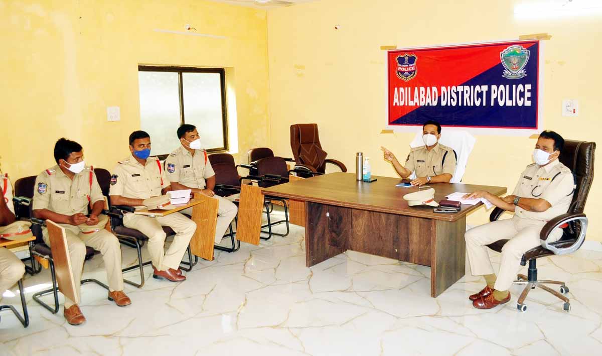 నేరాల కట్టడికి అధికారులకు కీలక బాధ్యతలు