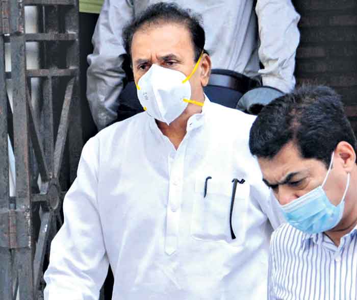 అజిత్‌ పవార్‌ బంధువుల 1,400 కోట్ల ఆస్తుల జప్తు