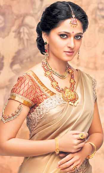 కాసుల పేరు.. మహాజోరు!